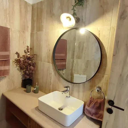 Kalokairini Avra * Αρχάγγελος