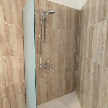 Kalokairini Avra Αρχάγγελος