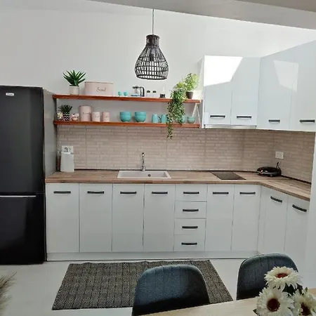 Kalokairini Avra * Archangelos (Rhodes)