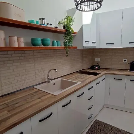 Kalokairini Avra Apartment *