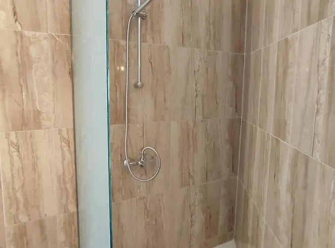 Kalokairini Avra أرخانجلوس